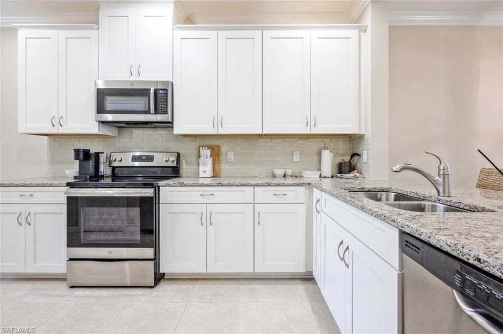 9374 Pocida Ct 102, Naples, FL 34119-5