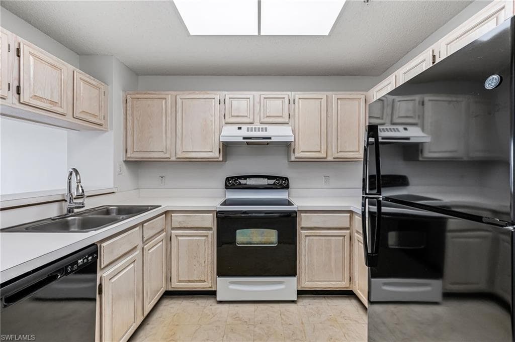 900 Arbor Lake Dr 9-307, Naples, FL 34110-10