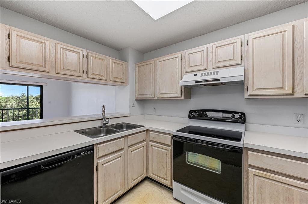 900 Arbor Lake Dr 9-307, Naples, FL 34110-11