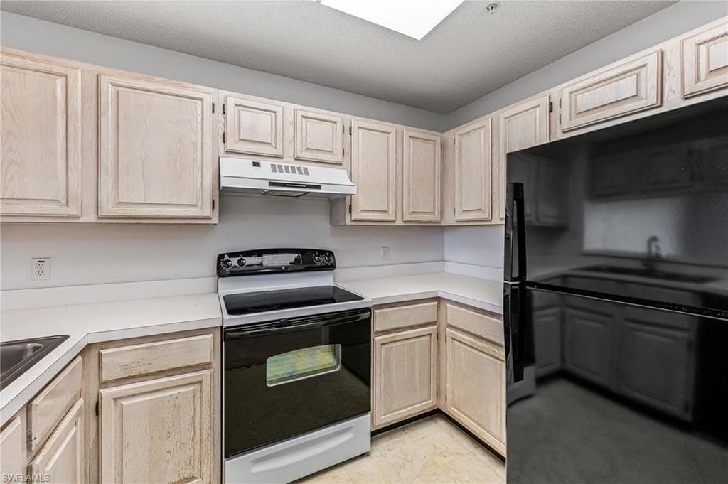 900 Arbor Lake Dr 9-307, Naples, FL 34110-12