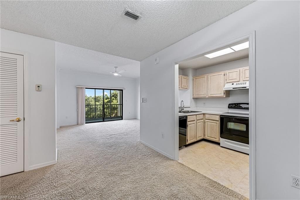 900 Arbor Lake Dr 9-307, Naples, FL 34110-2