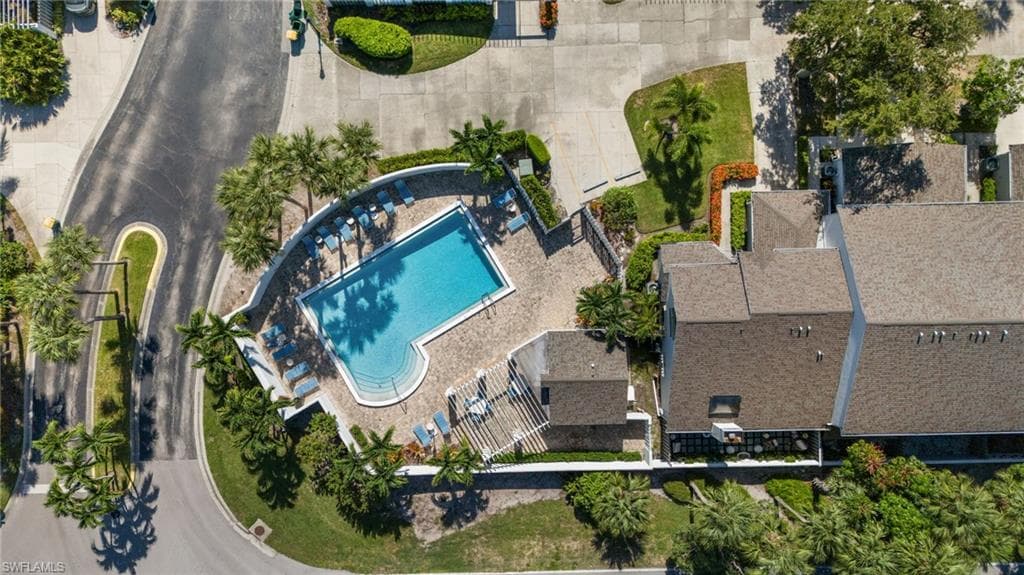 840 Meadowland Dr J, Naples, FL 34108-38