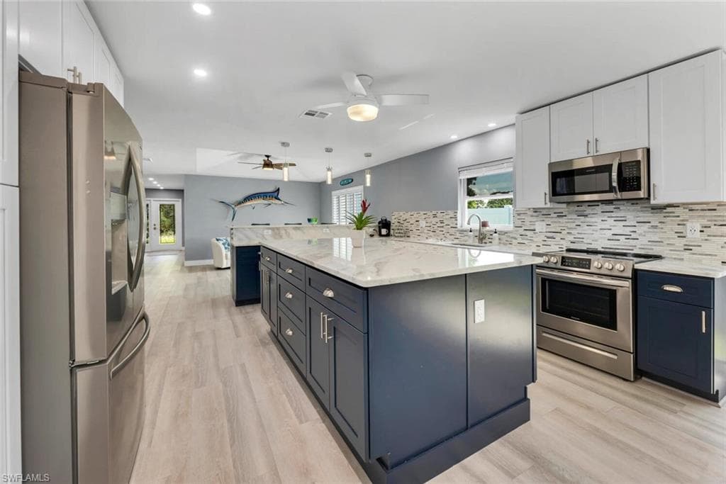674 103rd Ave N, Naples, FL 34108-9
