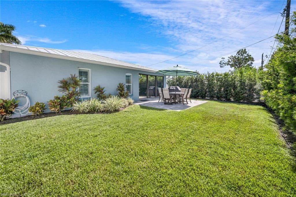 674 103rd Ave N, Naples, FL 34108-18