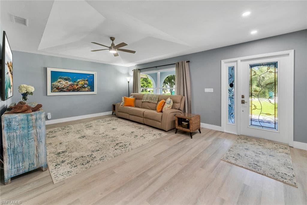 674 103rd Ave N, Naples, FL 34108-5