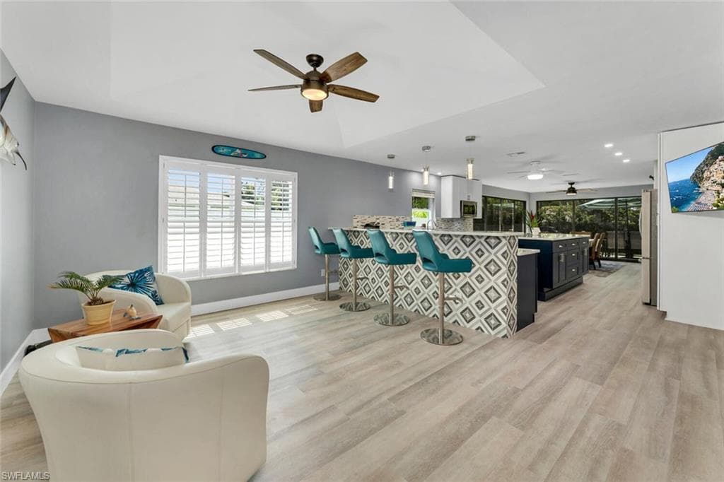 674 103rd Ave N, Naples, FL 34108-6