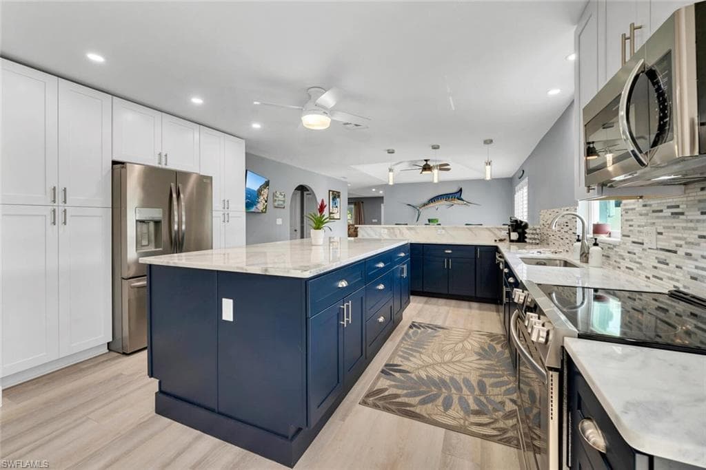 674 103rd Ave N, Naples, FL 34108-8