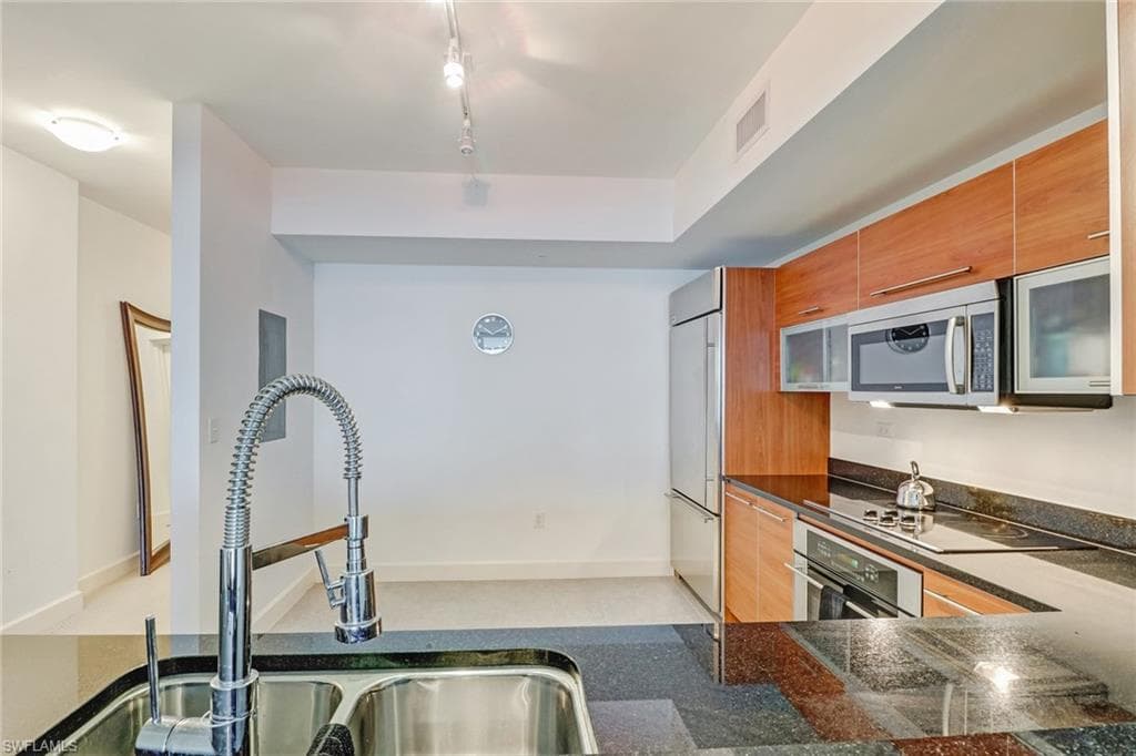 3000 Oasis Grand Blvd 1704, Fort Myers, FL 33916-8