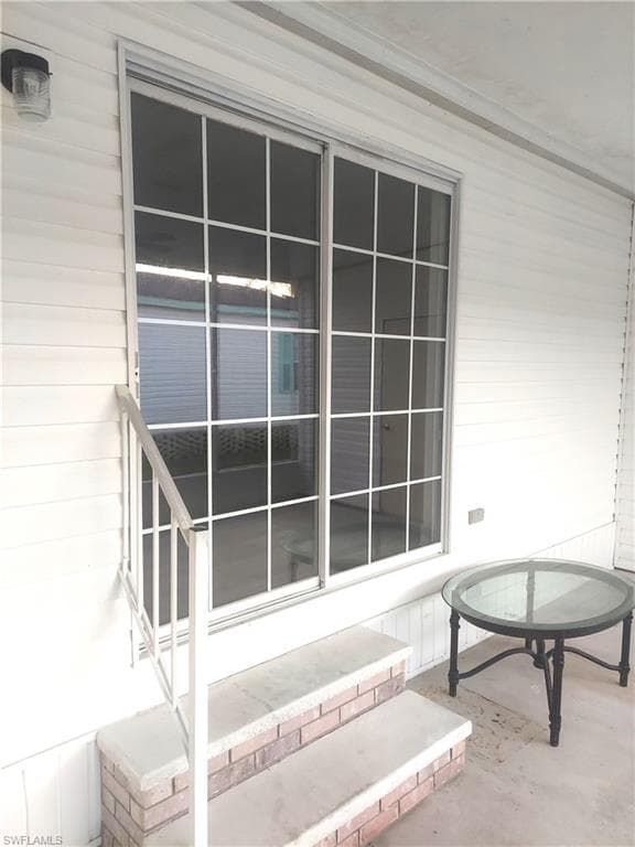 276 Grosbeak Ln, Naples, FL 34114-12