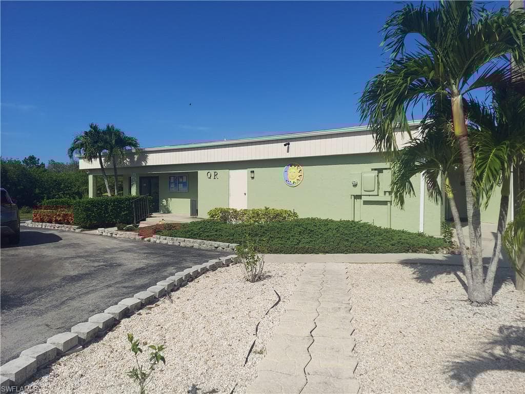 276 Grosbeak Ln, Naples, FL 34114-21