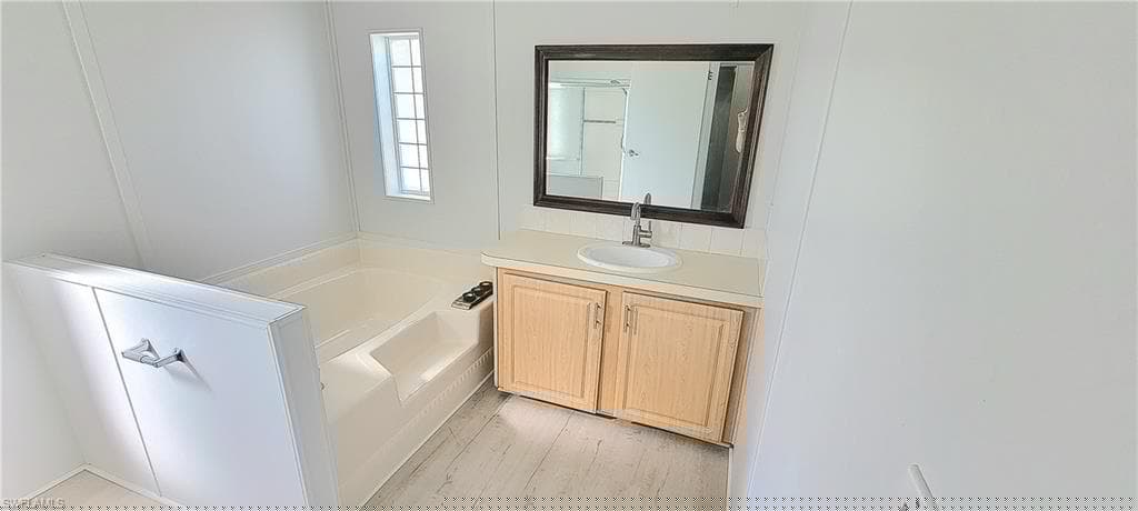 276 Grosbeak Ln, Naples, FL 34114-27