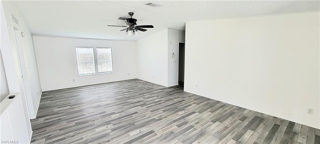 276 Grosbeak Ln, Naples, FL 34114-4