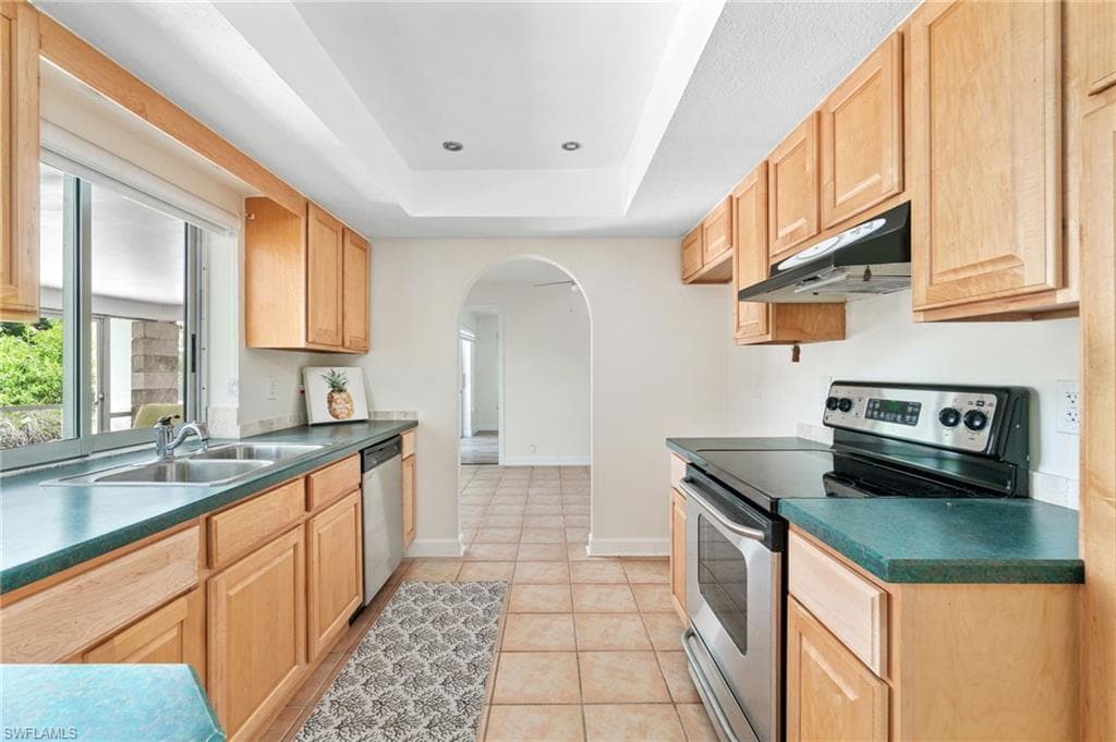 1513 52nd Ln, Cape Coral, FL 33914-12