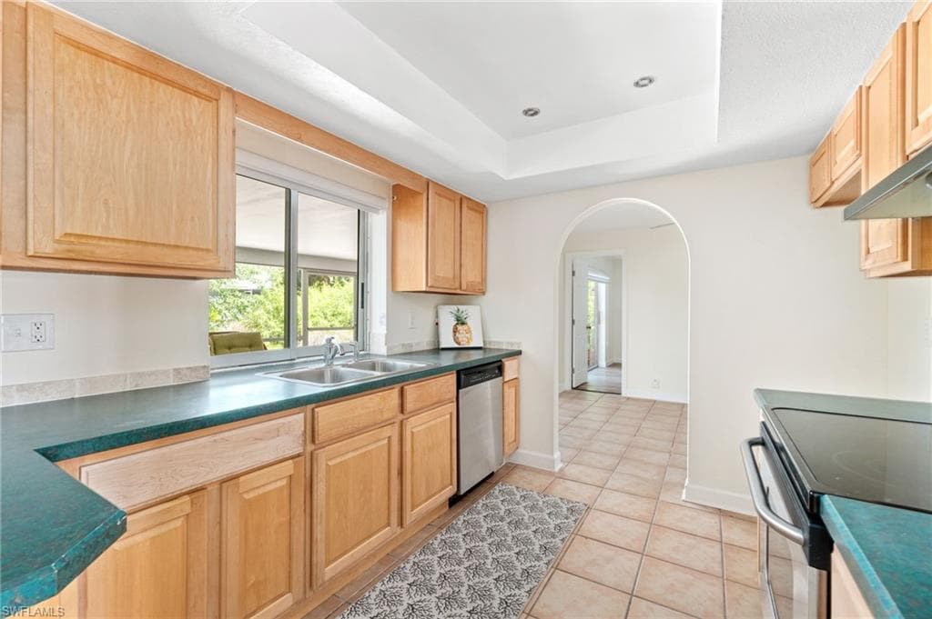 1513 52nd Ln, Cape Coral, FL 33914-13