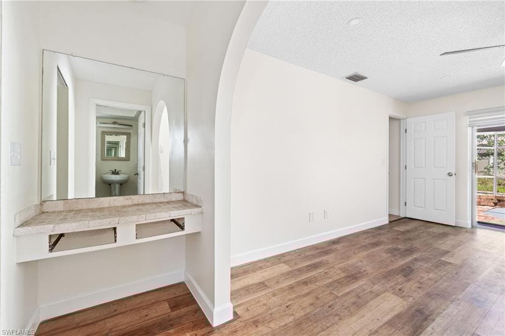 1513 52nd Ln, Cape Coral, FL 33914-19