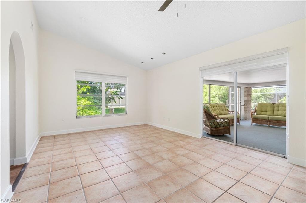 1513 52nd Ln, Cape Coral, FL 33914-23
