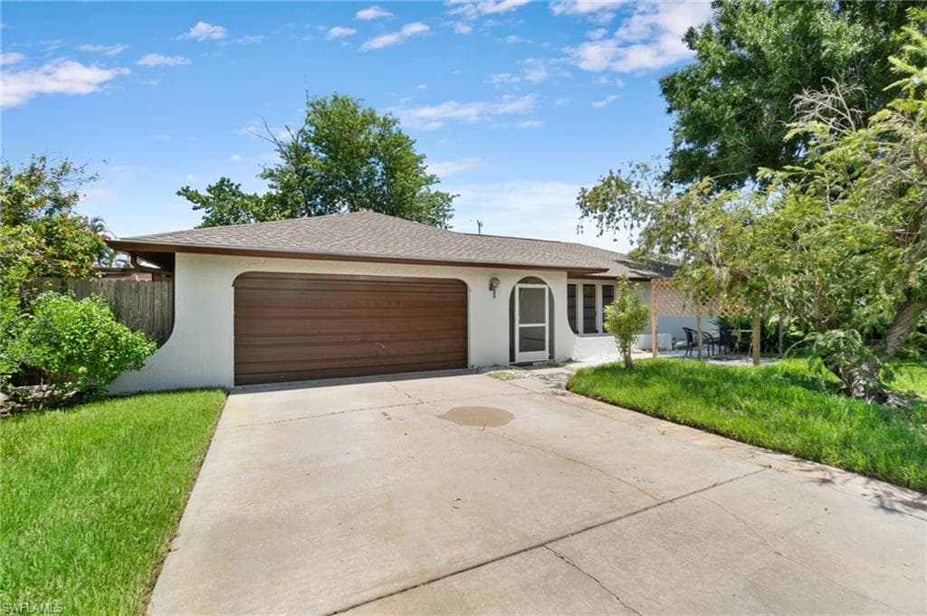 1513 52nd Ln, Cape Coral, FL 33914-3
