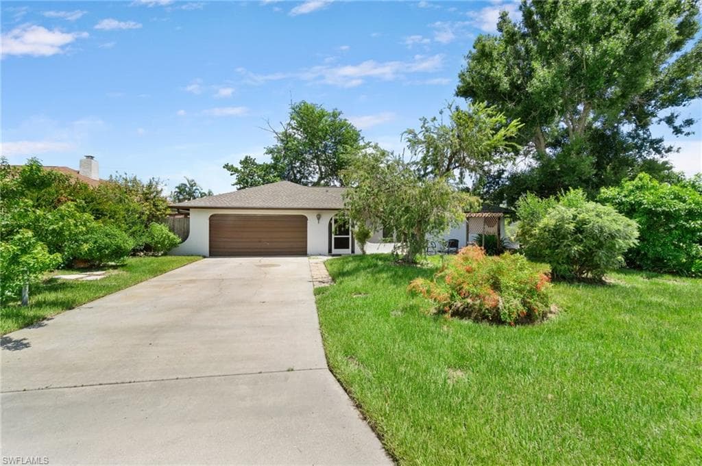 1513 52nd Ln, Cape Coral, FL 33914-4