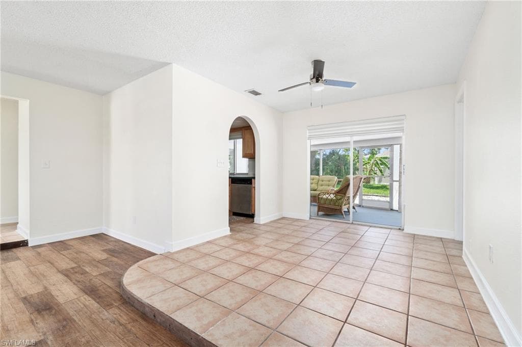1513 52nd Ln, Cape Coral, FL 33914-8