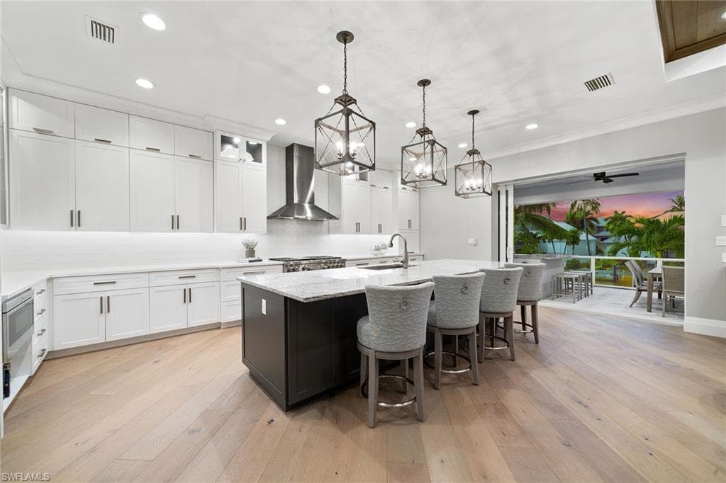 175 Conners Ave, Naples, FL 34108-16