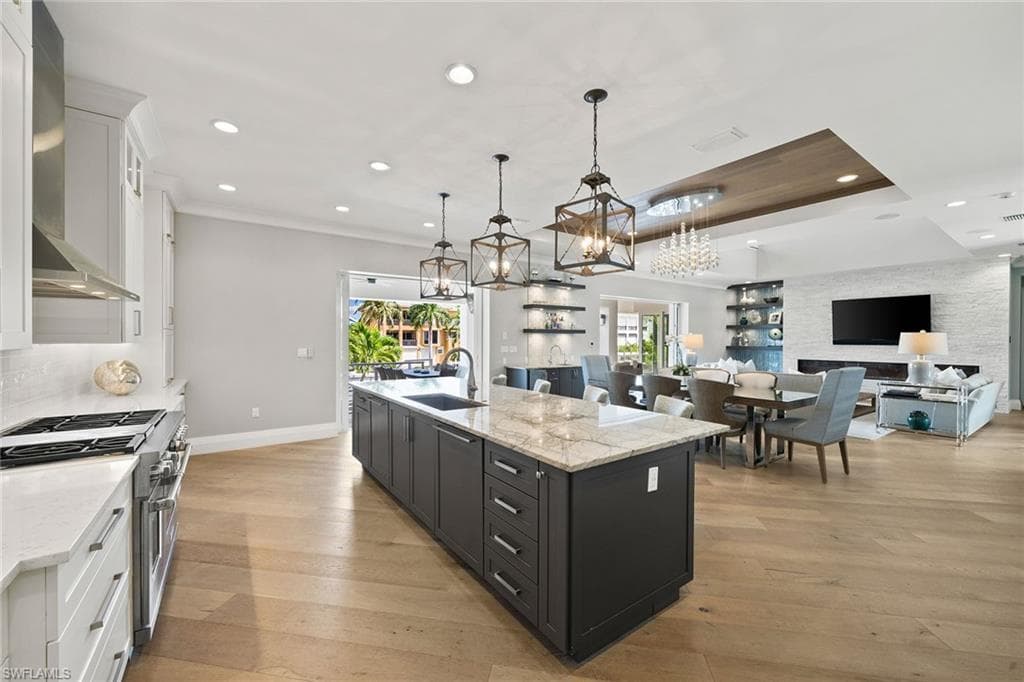 175 Conners Ave, Naples, FL 34108-18