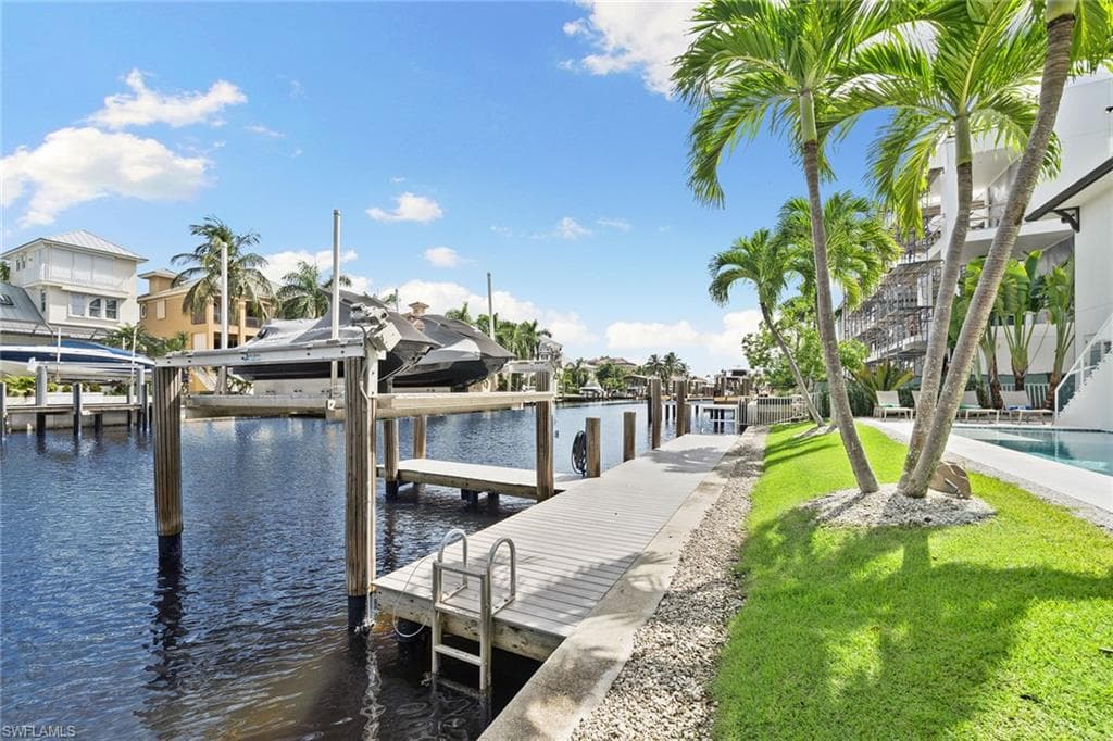 175 Conners Ave, Naples, FL 34108-30