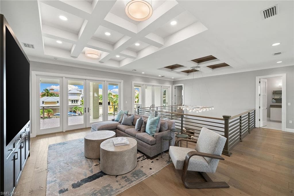 175 Conners Ave, Naples, FL 34108-37