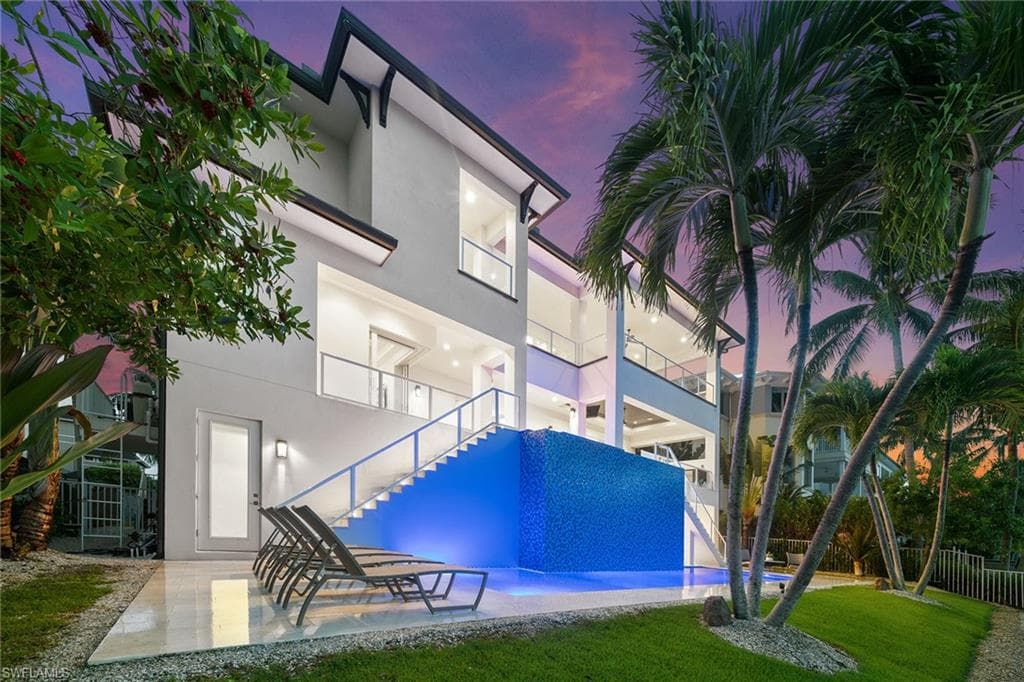 175 Conners Ave, Naples, FL 34108-5