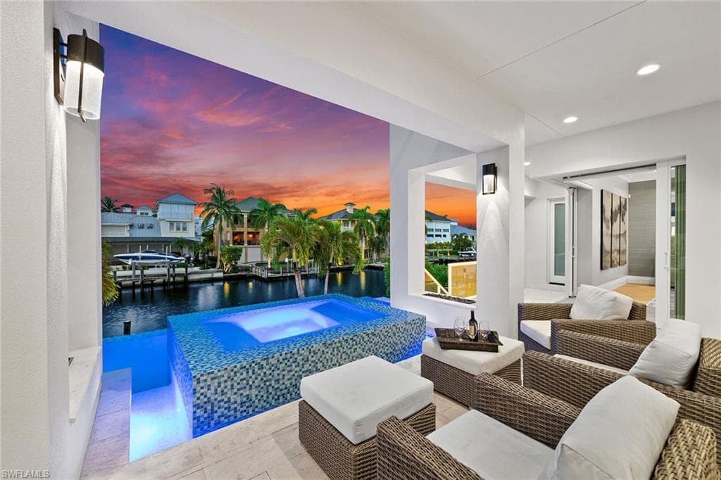 175 Conners Ave, Naples, FL 34108-6