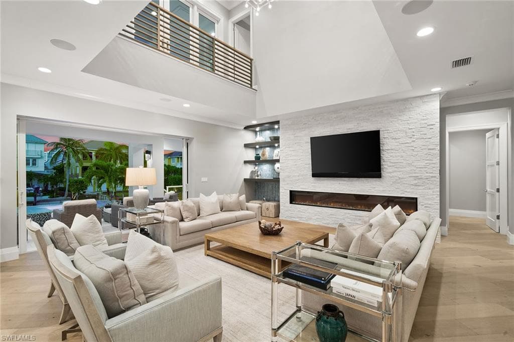 175 Conners Ave, Naples, FL 34108-8