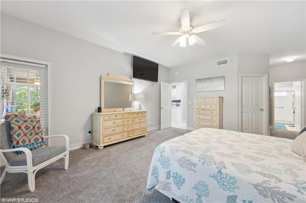 200 Diamond Cir 207, Naples, FL 34110-17