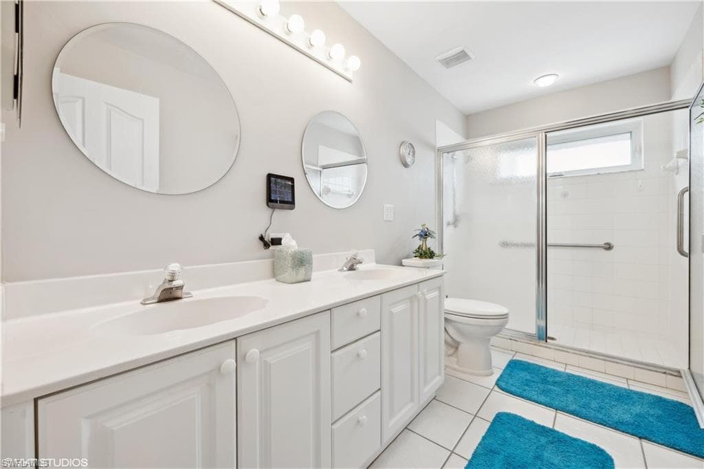 200 Diamond Cir 207, Naples, FL 34110-18