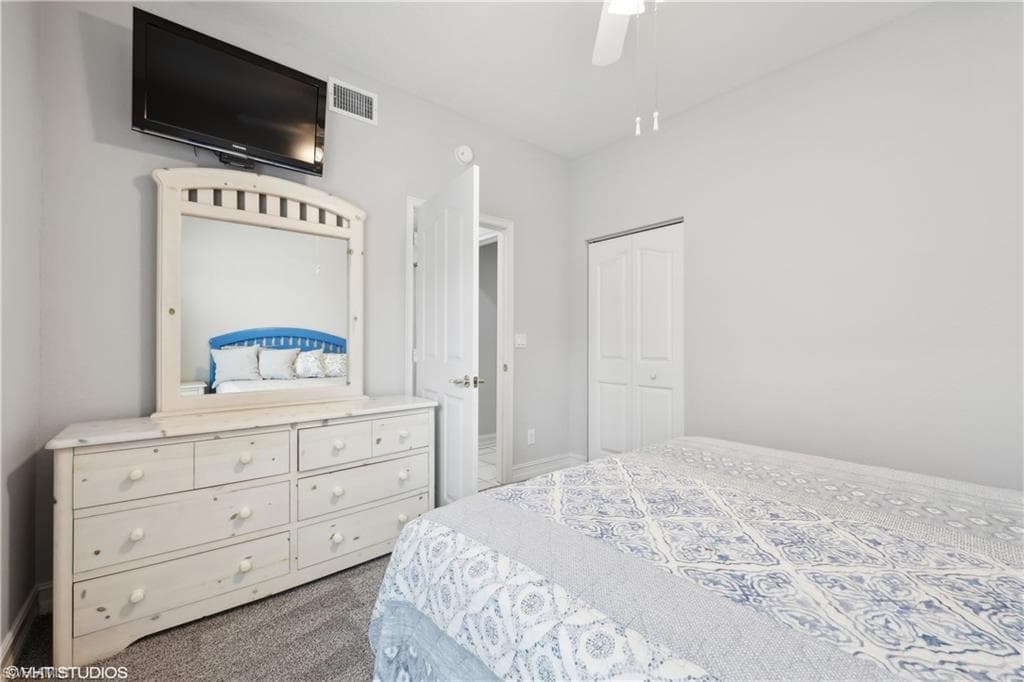 200 Diamond Cir 207, Naples, FL 34110-22