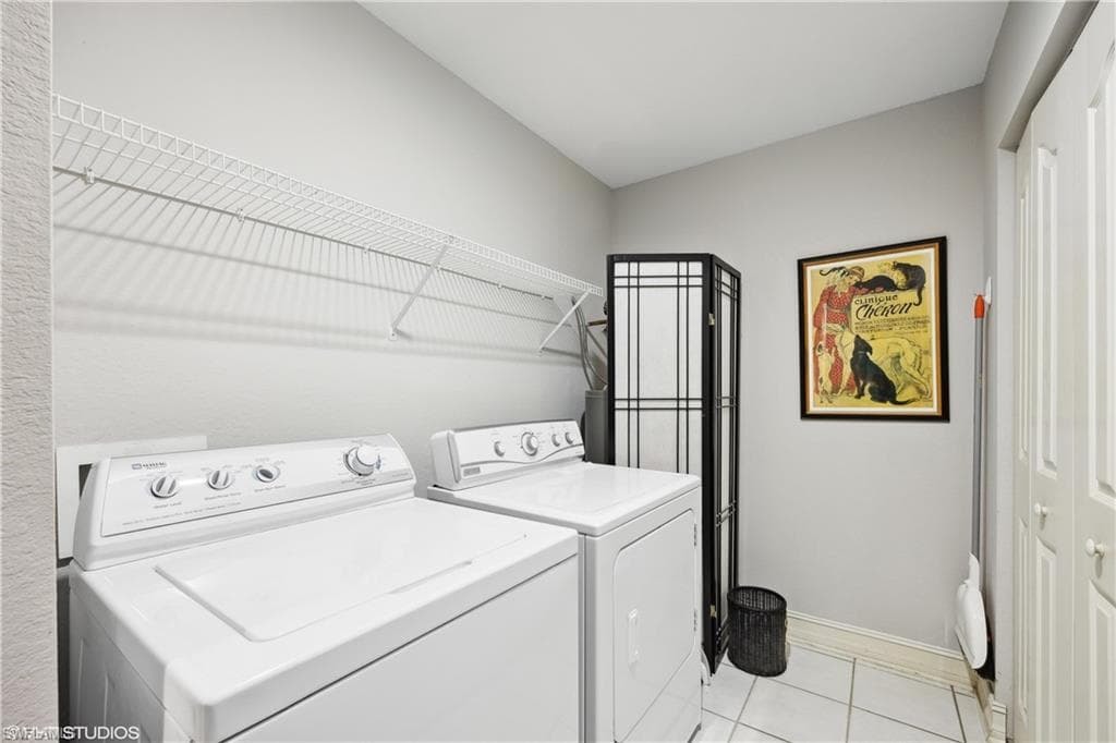 200 Diamond Cir 207, Naples, FL 34110-24