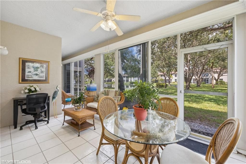 200 Diamond Cir 207, Naples, FL 34110-25