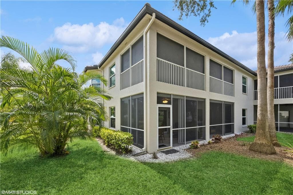 200 Diamond Cir 207, Naples, FL 34110-28