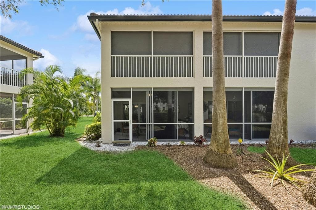 200 Diamond Cir 207, Naples, FL 34110-29