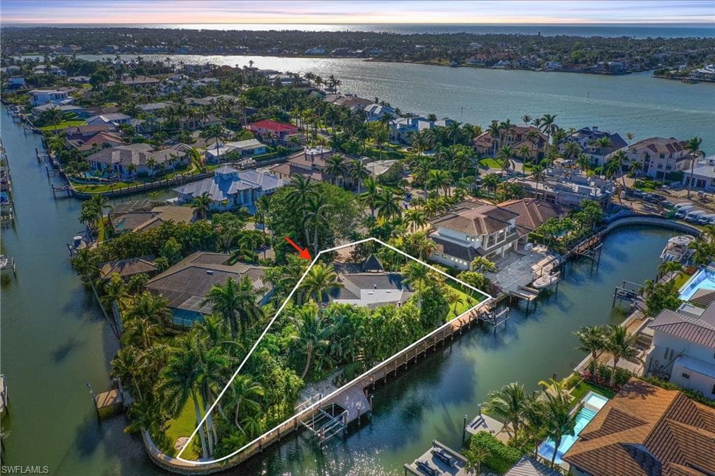 1303 Wahoo Ct, Naples, FL 34102-2