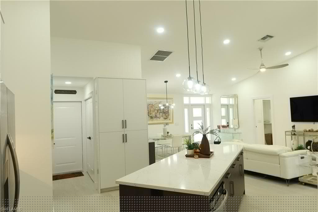 181 Briarcliff Ln, Naples, FL 34113-9