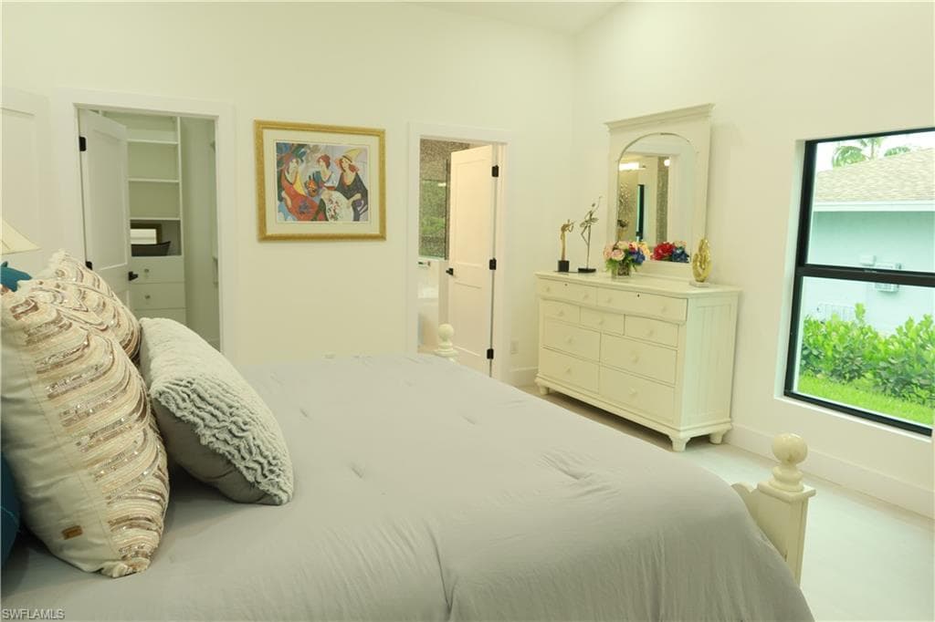 181 Briarcliff Ln, Naples, FL 34113-14