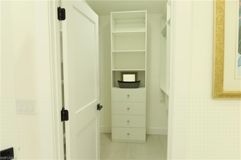 181 Briarcliff Ln, Naples, FL 34113-17