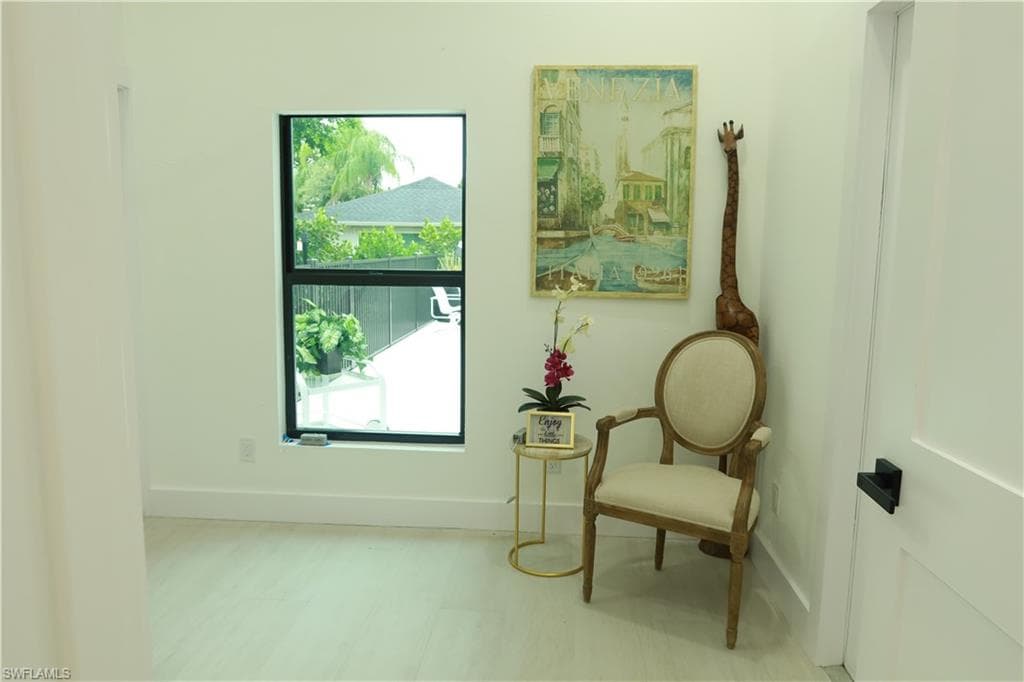 181 Briarcliff Ln, Naples, FL 34113-19