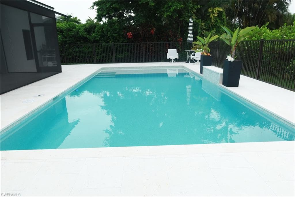 181 Briarcliff Ln, Naples, FL 34113-36