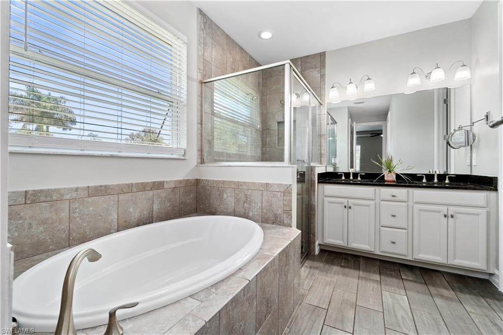 14808 Windward Ln, Naples, FL 34114-18