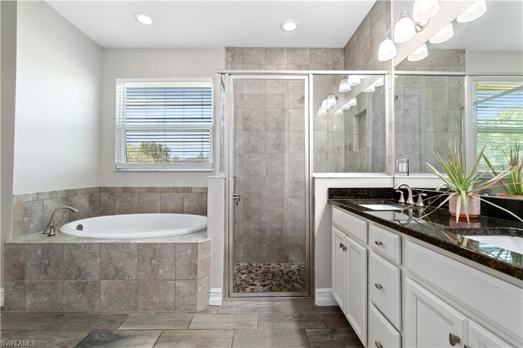 14808 Windward Ln, Naples, FL 34114-19
