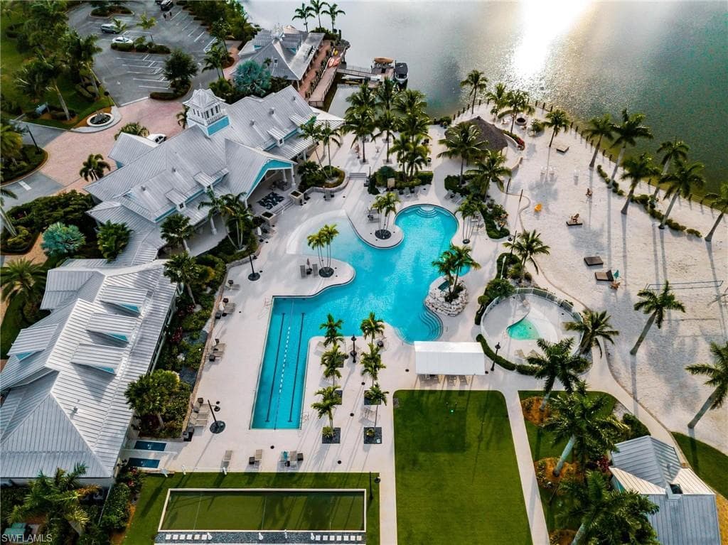 14808 Windward Ln, Naples, FL 34114-35