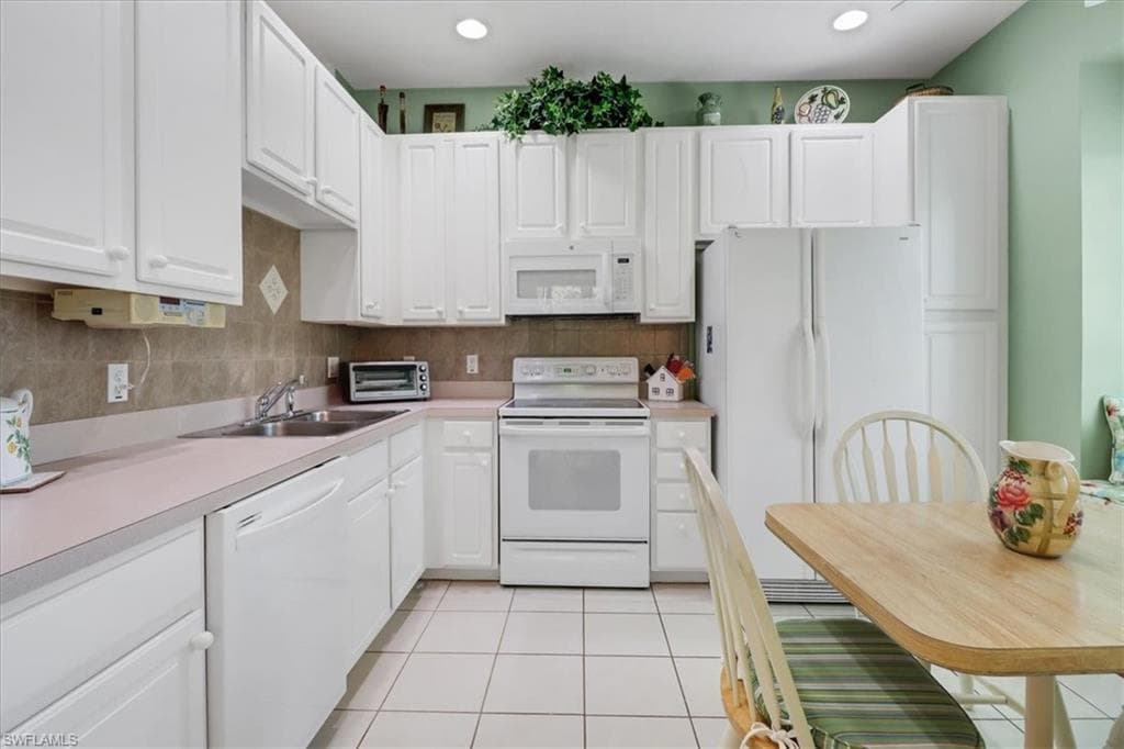 7685 Meadow Lakes Dr 1301, Naples, FL 34104-9