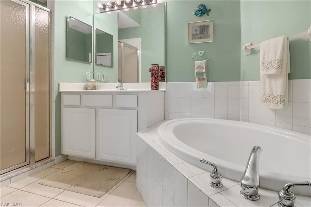 7685 Meadow Lakes Dr 1301, Naples, FL 34104-17