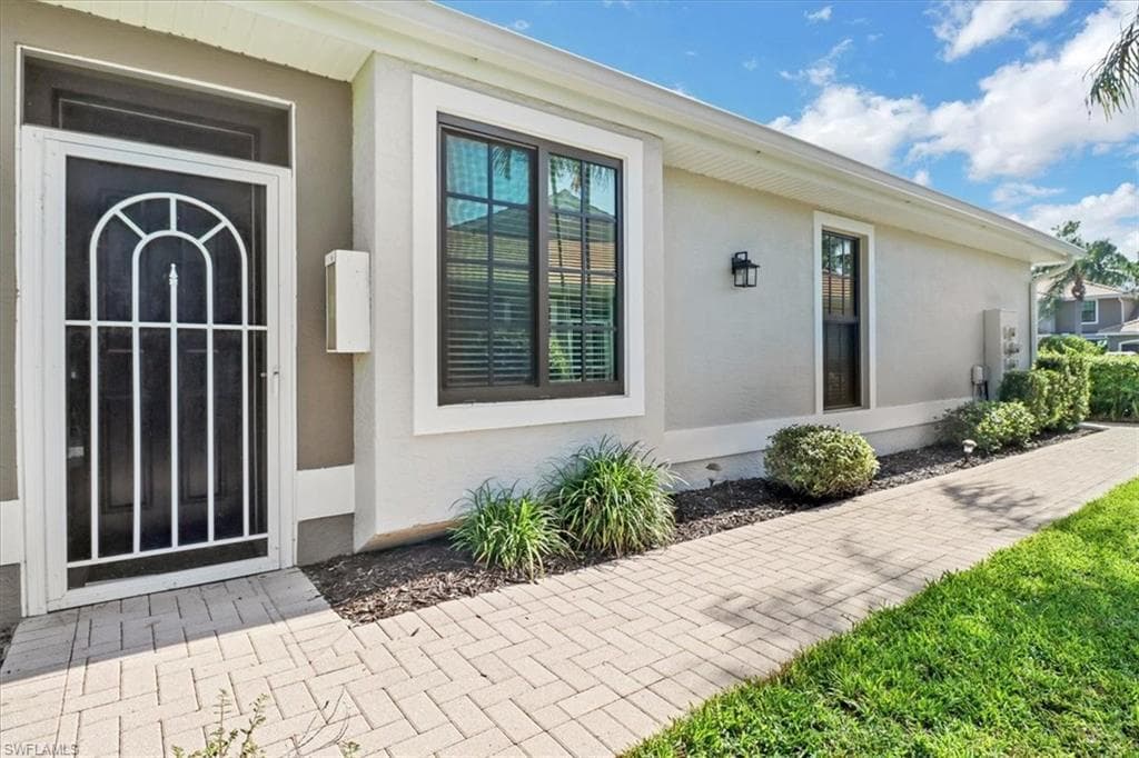 7685 Meadow Lakes Dr 1301, Naples, FL 34104-3