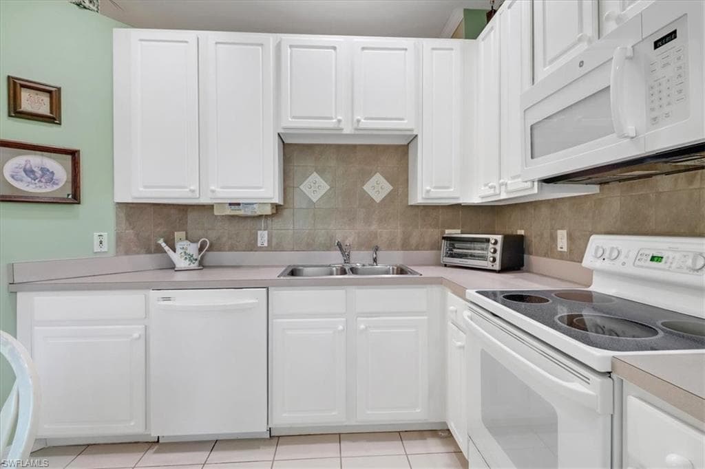 7685 Meadow Lakes Dr 1301, Naples, FL 34104-7